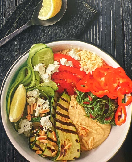 Spinat-Hummus-Bowl