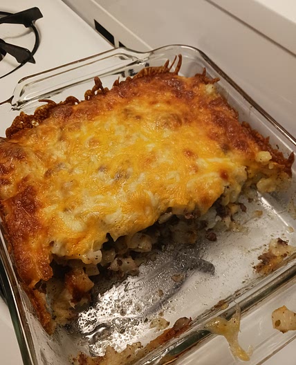 Cheesy Ground Beef and Potatoes Casserole