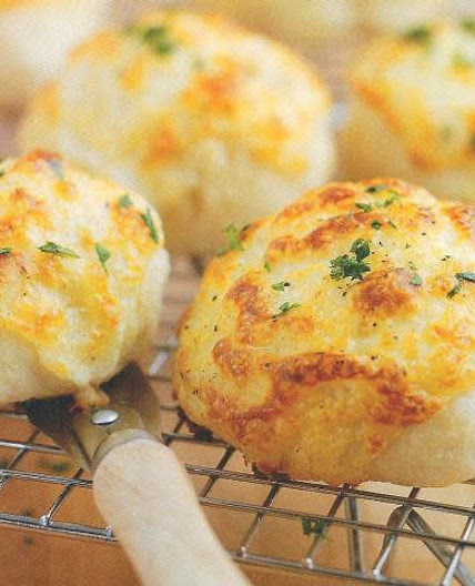 Lunch bolletjes met knoflook topping 