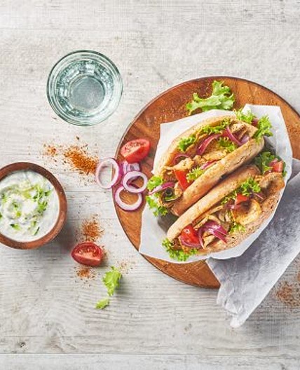 Tofu Döner Kebab mit Skyr-Knoblauch-Dip