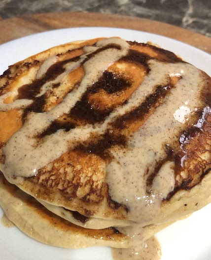 250cal Cinnamon roll pancakes