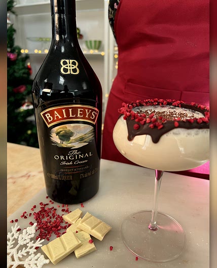 Dee’s White Chocolate Baileys Martini Cocktail