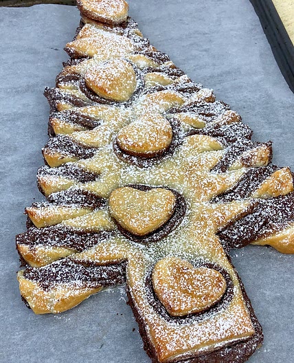 NUTELLA CHRISTMAS TREE