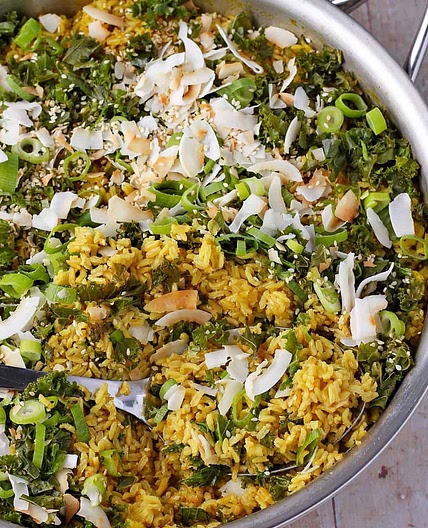 One-pot turmeric coconut rice with kale