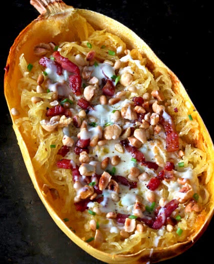 Courge spaghetti sauce gorgonzola, pignons et noisettes - La cui