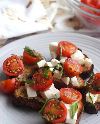Caprese Crostini: An Easy, Breezy Summer Appetizer