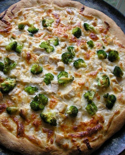 White Pizza With Chicken, Broccoli And Mushrooms