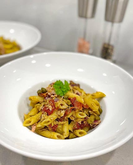 Makaron z zielonym pesto i tuńczykiem