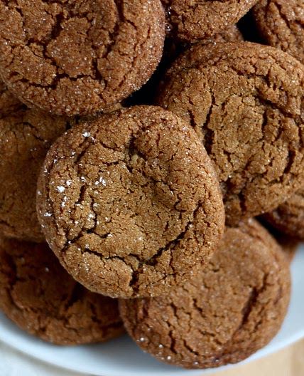 Molasses Crinkle Cookies