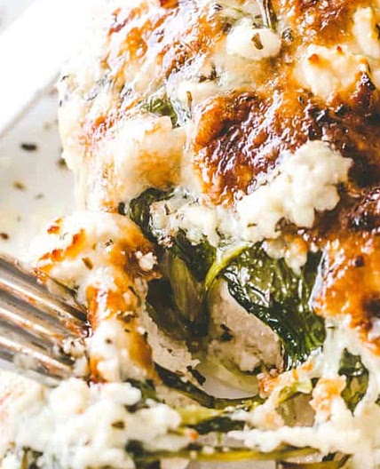 Cheesy Chicken Breasts Spinach Bake 