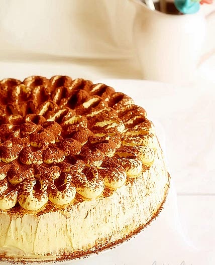Tort cu Crema de Mascarpone si Vanilie
