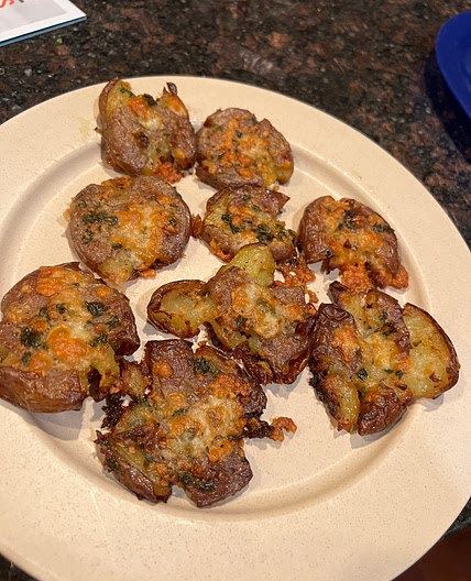 Crispy Garlic Parmesan Smashed Potatoes 