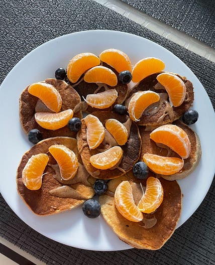 Healthy banana pancakes