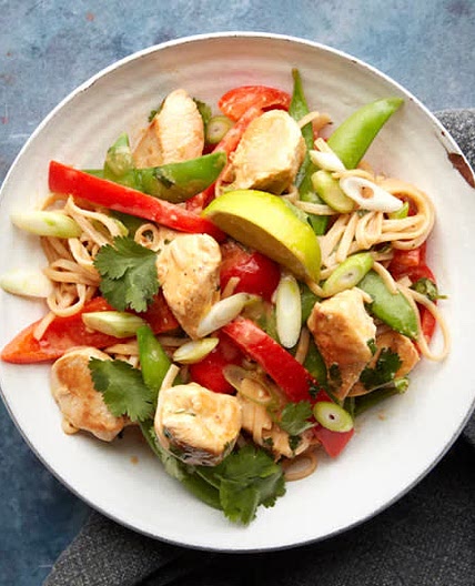 Peanut Chicken Pad Thai, 542 kcal 46g protein