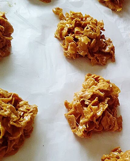 Old-Fashioned Cornflake Candy Is the Humble No-Bake Treat To Make Right Now