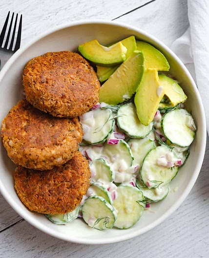 EASY VEGAN CHIPOTLE TOFU BURGERS