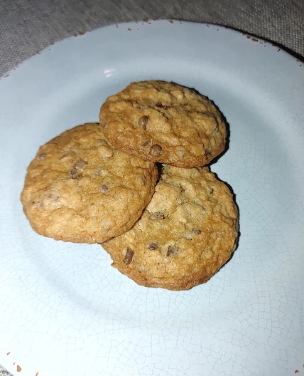 Yvie's Oatmeal Chocolate Chip Cookies
