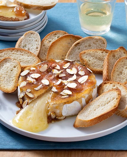 Baked Brie with Chutney