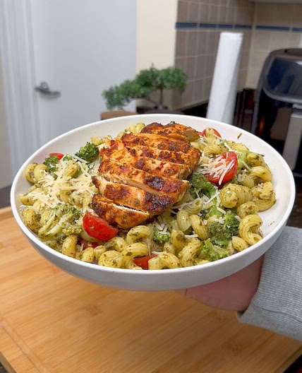 Air Fryer Chicken Pesto Pasta