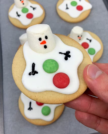 MELTED SNOWMAN COOKIES