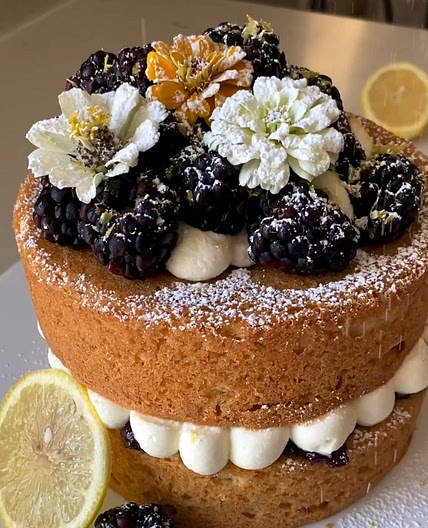 Blackberry Victoria Sponge Cake