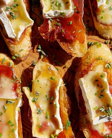 Crispy Prosciutto and Brie Crostini