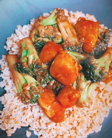 General Tso’s Chicken + Broccoli