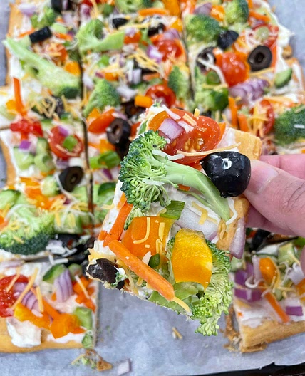Cold veggie pizza 