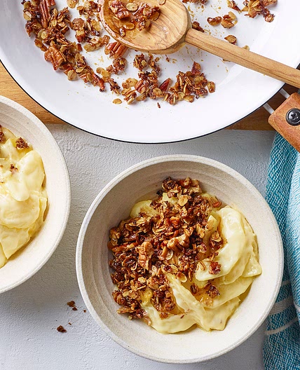 Frying pan apple custard crumble