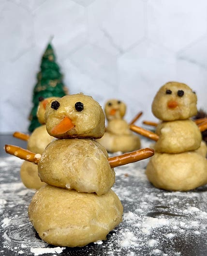 Mozzarella Stuffed Snowmen