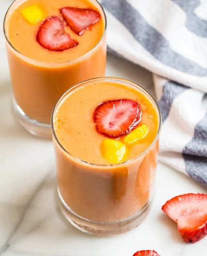 Spicy Mango-Strawberry Smoothie