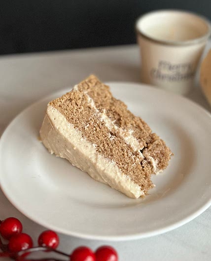 The Easiest Vegan Eggnog Cake
