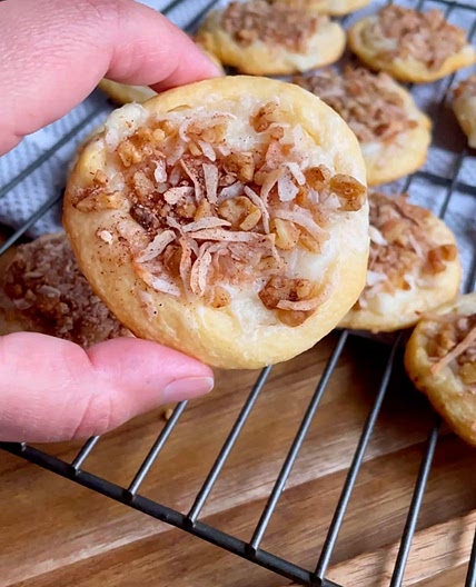 Crescent roll cookies 