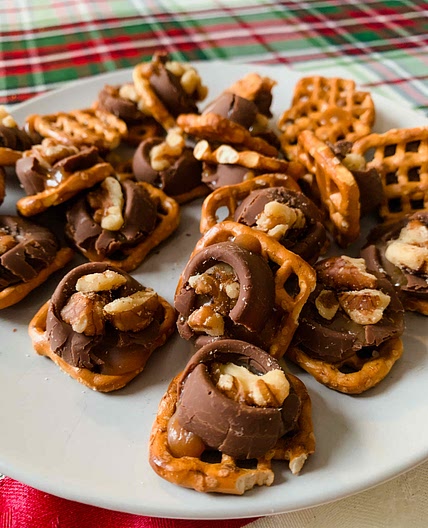 Turtle pretzels