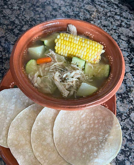 Caldo de Pollo 