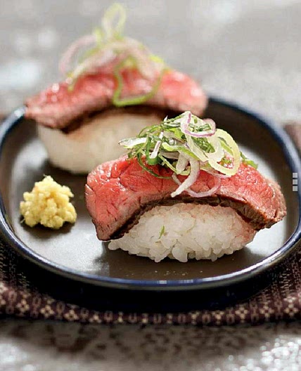 Sushi de boeuf mi-cuit au gingembre frais