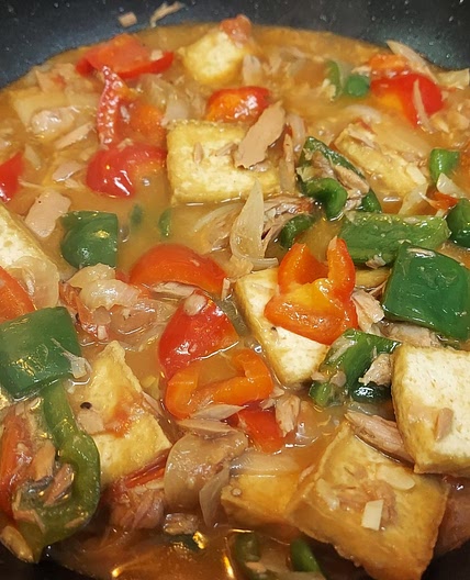 Tuna Stir fry with Fried Tofu and Bell Peppers