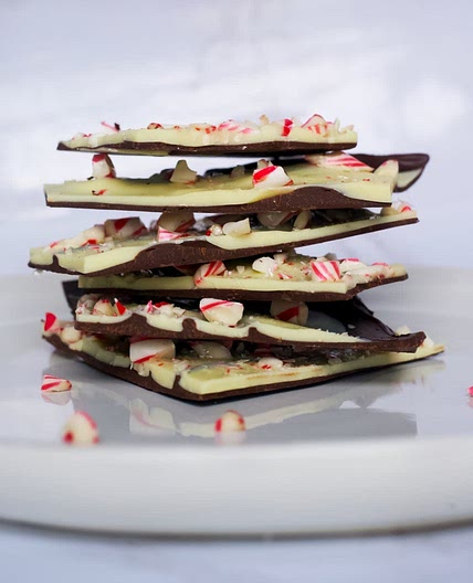 Low sugar chocolate peppermint bark 