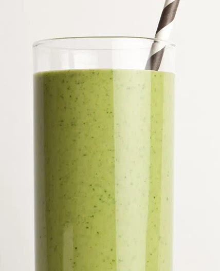 Green Peanut Butter Smoothie 