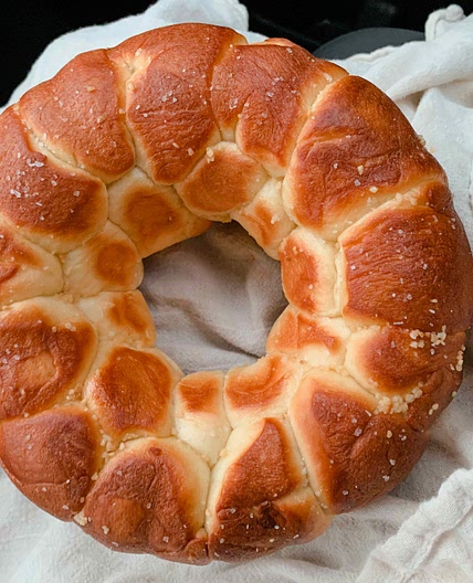 Bundt dinner rolls