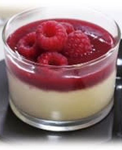 Pana cotta framboise et noix de coco