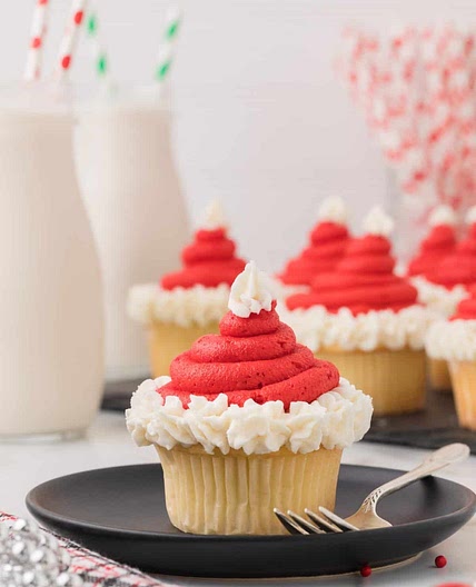 Santa’s Fruit Cake Cupcakes