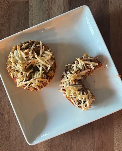 PIZZA BAGELS
