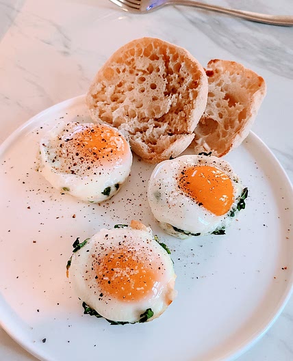 Muffin tin backed eggs