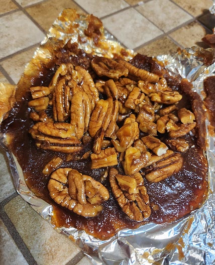Caramel pecans