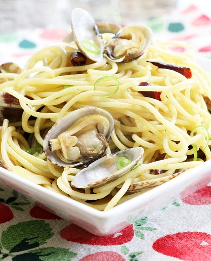 Clam Spaghetti Aglio E Olio (바지락 알리오 올리오) | Aeri's Kitchen