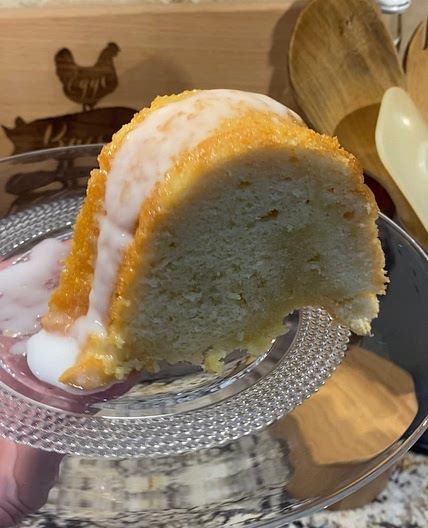 Simple rum cake from the 1950s