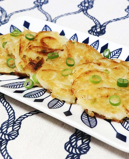 Korean Radish Jeon  (무전, MuJeon) | Aeri's Kitchen
