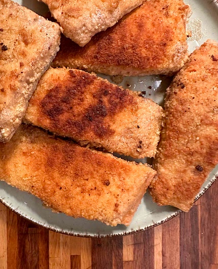Breaded and fried salt salmon 