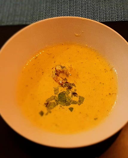 Erbsen-Minz-Creme mit Garnele